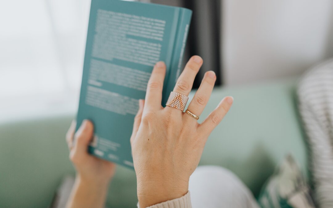 5 Inspiring Short Bio Examples + How to Write a Professional Bio