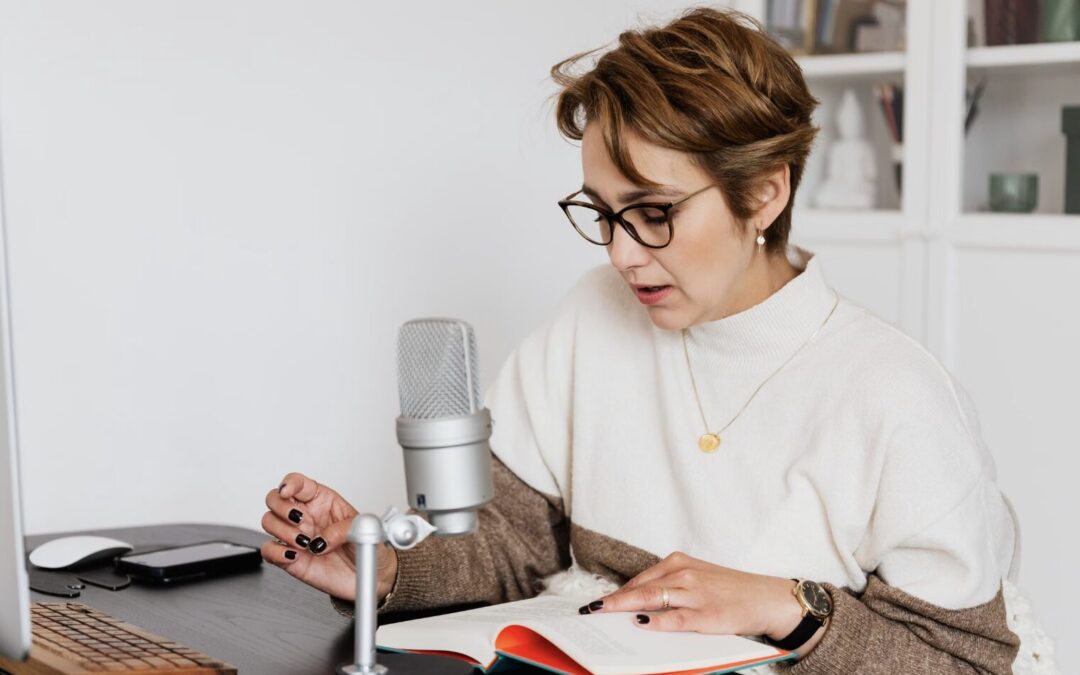 12 Unreliable Narrator Examples (And How to Write One)