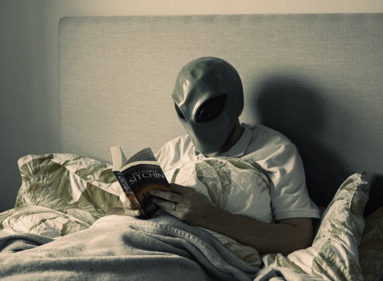 Books About Aliens: 56 Best Alien Novels and Nonfiction Reads